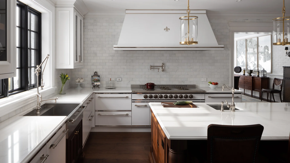 Luxury Kitchen Design: Tips on How to Decorate a White Kitchen