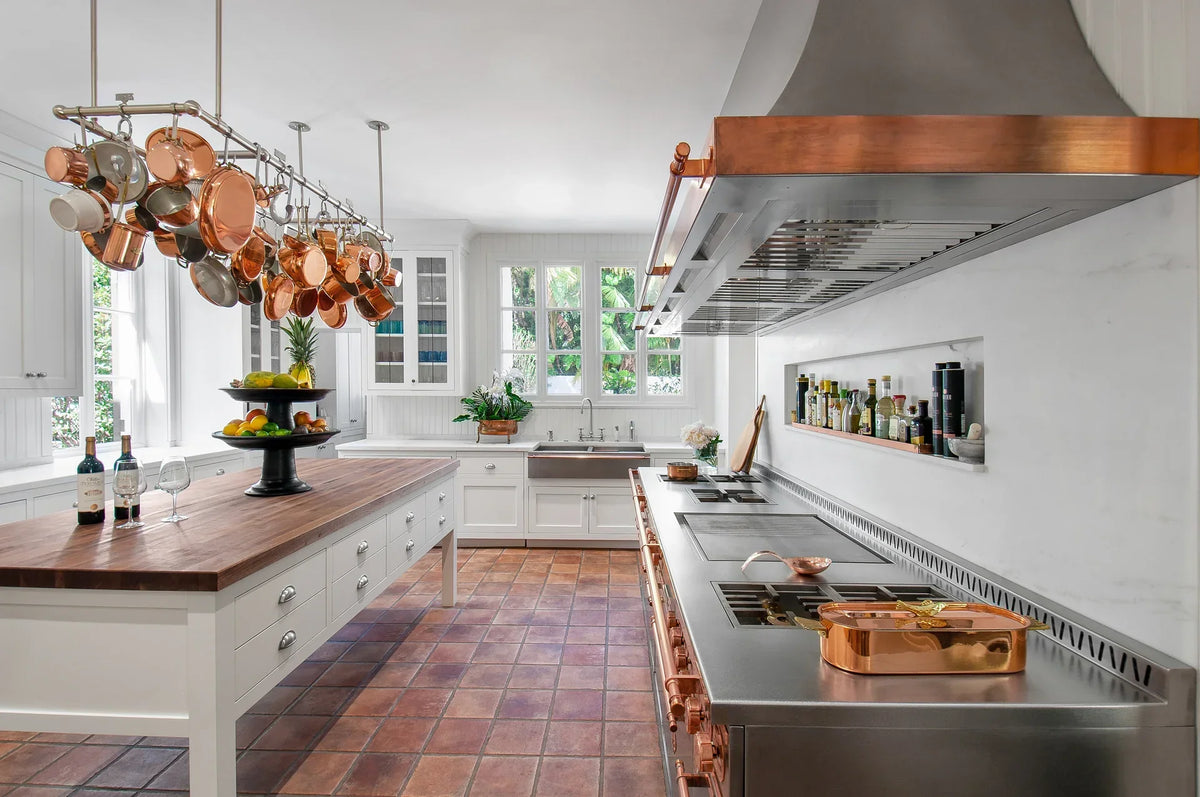 What Are the Key Features of a French Stove?