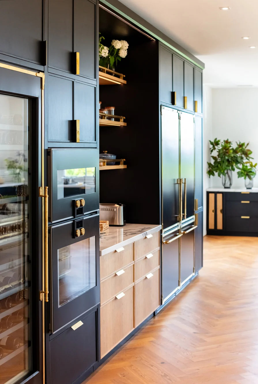 The five elements of a French kitchen: range, cabinetry, surfaces, hardware, and integrated appliances
