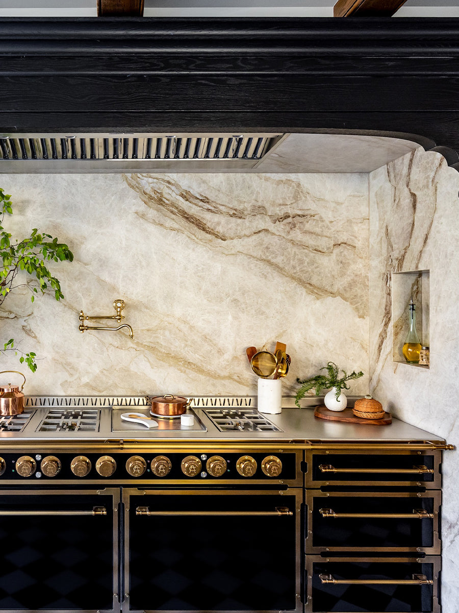 A Cooking Range, Designed Around the Kitchen It Belongs To