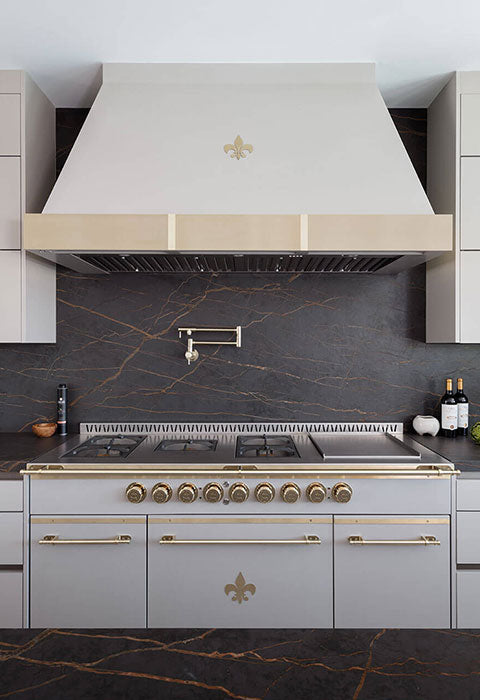 White Luxury Kitchen Ranges Golden Burners and Handles, White Wall Cabinets and Kitchen Hood